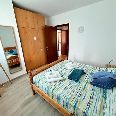 Prati Escape - With Pool And Lakeview