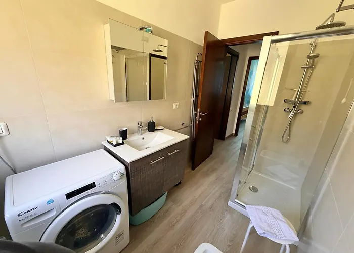 Prati Escape - With Pool And Lakeview