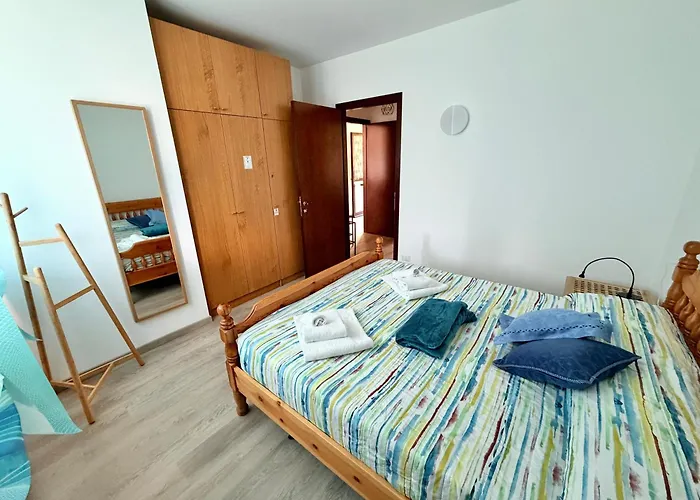 Prati Escape - With Pool And Lakeview