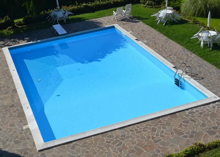 Prati Escape - With Pool And Lakeview *