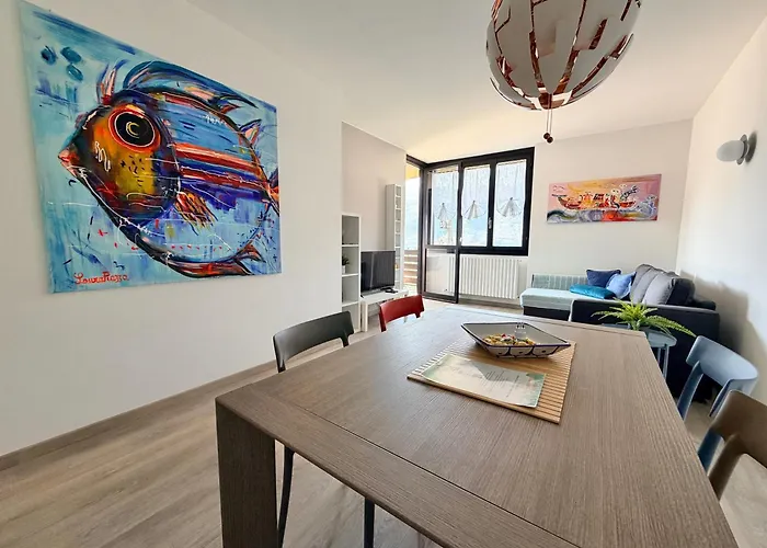 Prati Escape - With Pool And Lakeview Apartamento